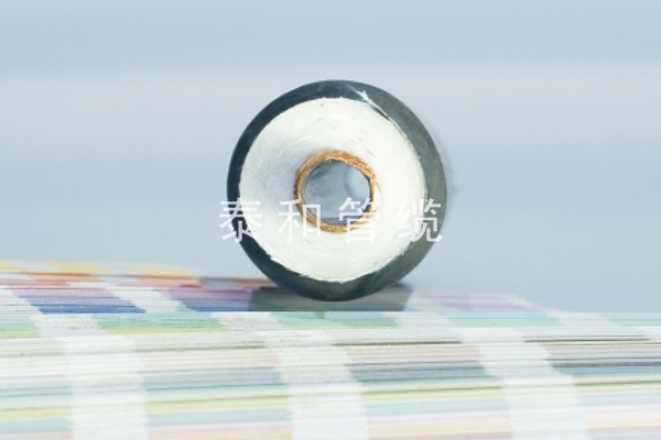 ���~�����|